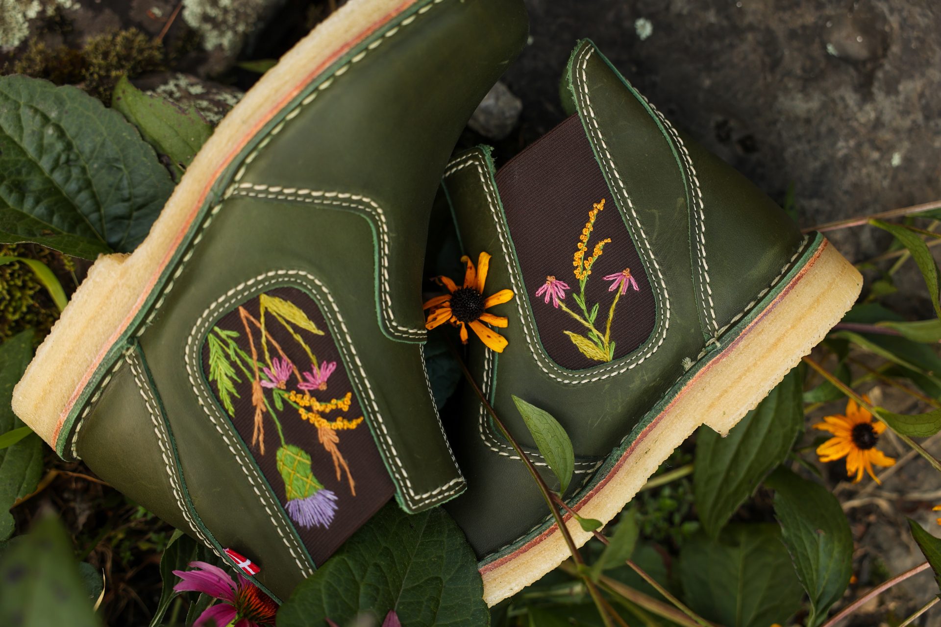 Autumn Boot Embroidery Digital Pattern - Image 2