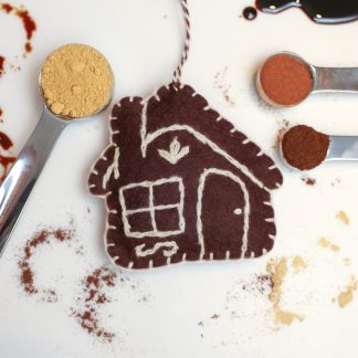 Day 7- The Gingerbread Cottage (free pattern)