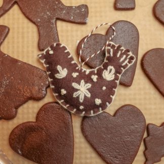 Day 13- Gertrude's Bird (free pattern)